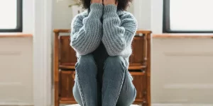 Women with cleaning kit